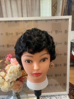 Black Short Wavy Synthetic Wig for Women